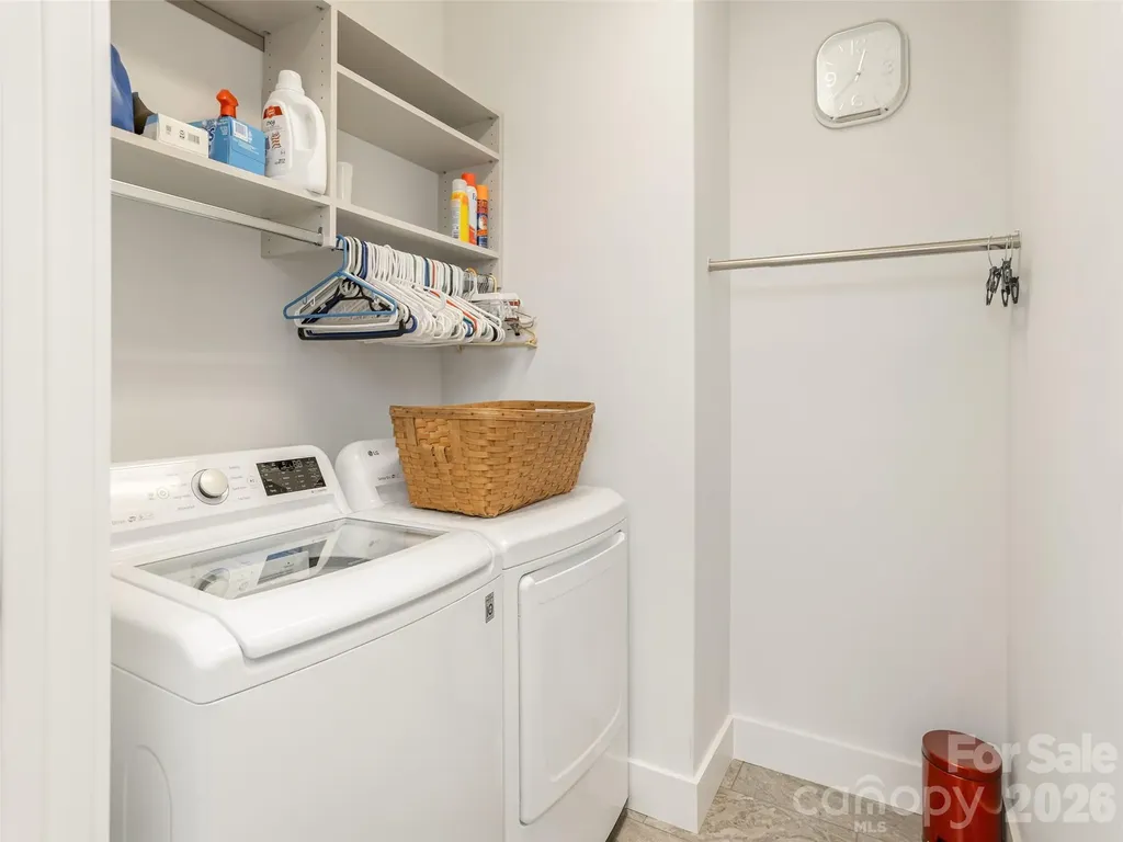 37 Thornes Lane Asheville NC 28805