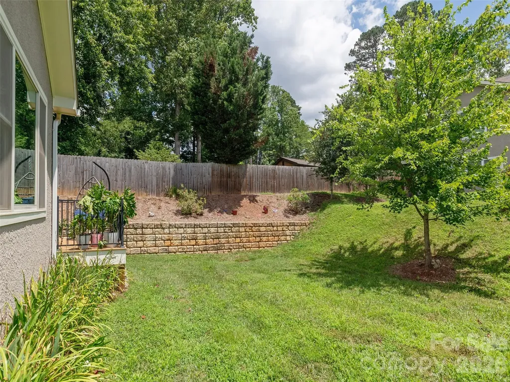 37 Thornes Lane Asheville NC 28805