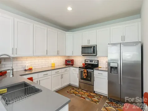 37 Thornes Lane Asheville NC 28805