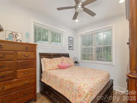 37 Thornes Lane Asheville NC 28805