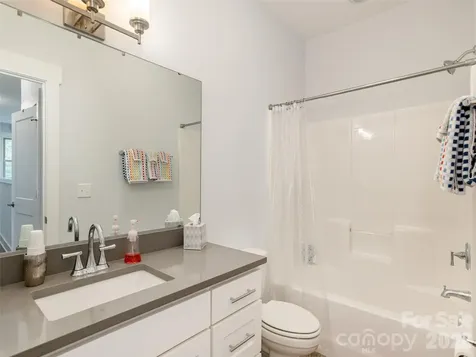 37 Thornes Lane Asheville NC 28805