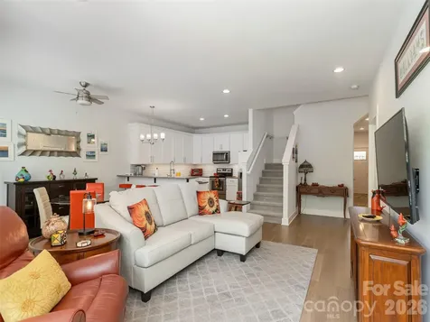 37 Thornes Lane Asheville NC 28805