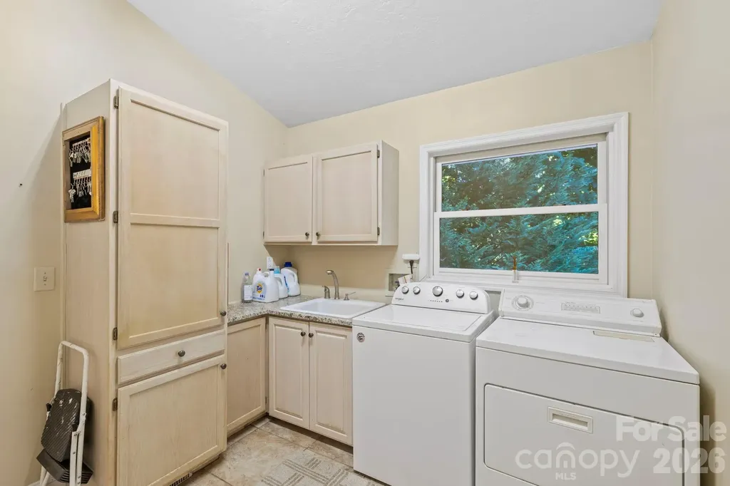 652 Avery Creek Road Arden NC 28704