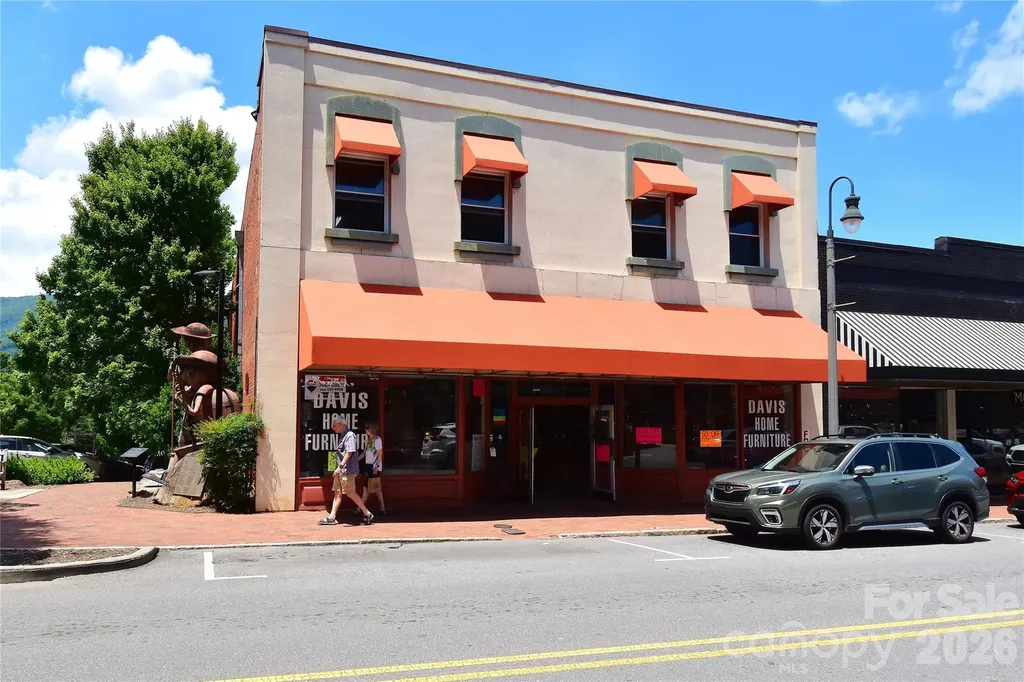 93 N Main Street Waynesville NC 28786
