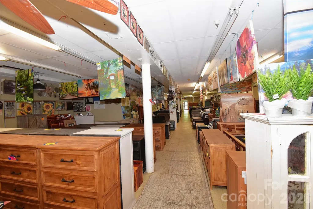 93 N Main Street Waynesville NC 28786