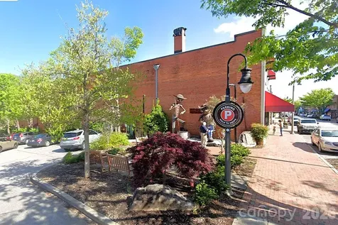 93 N Main Street Waynesville NC 28786