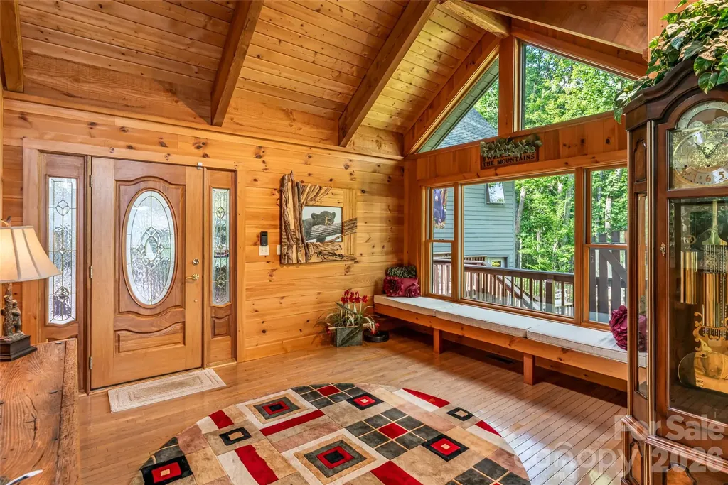 163 Tweetys Knoll Burnsville NC 28714
