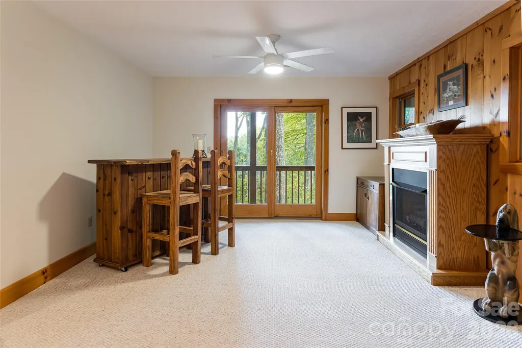 163 Tweetys Knoll Burnsville NC 28714