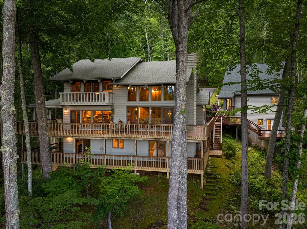 163 Tweetys Knoll Burnsville NC 28714