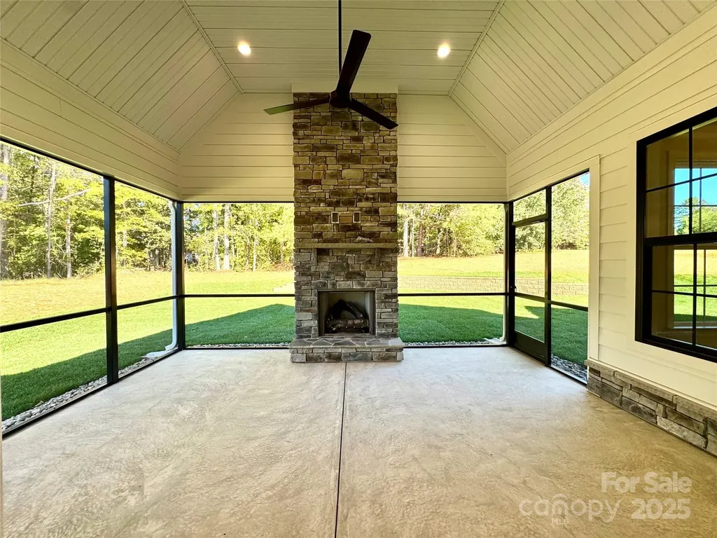 125 Crestview Lane Troutman NC 28166