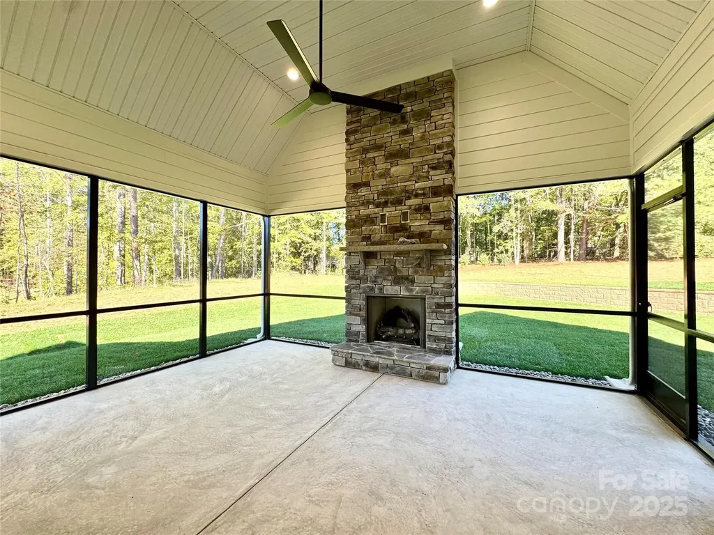 125 Crestview Lane Troutman NC 28166