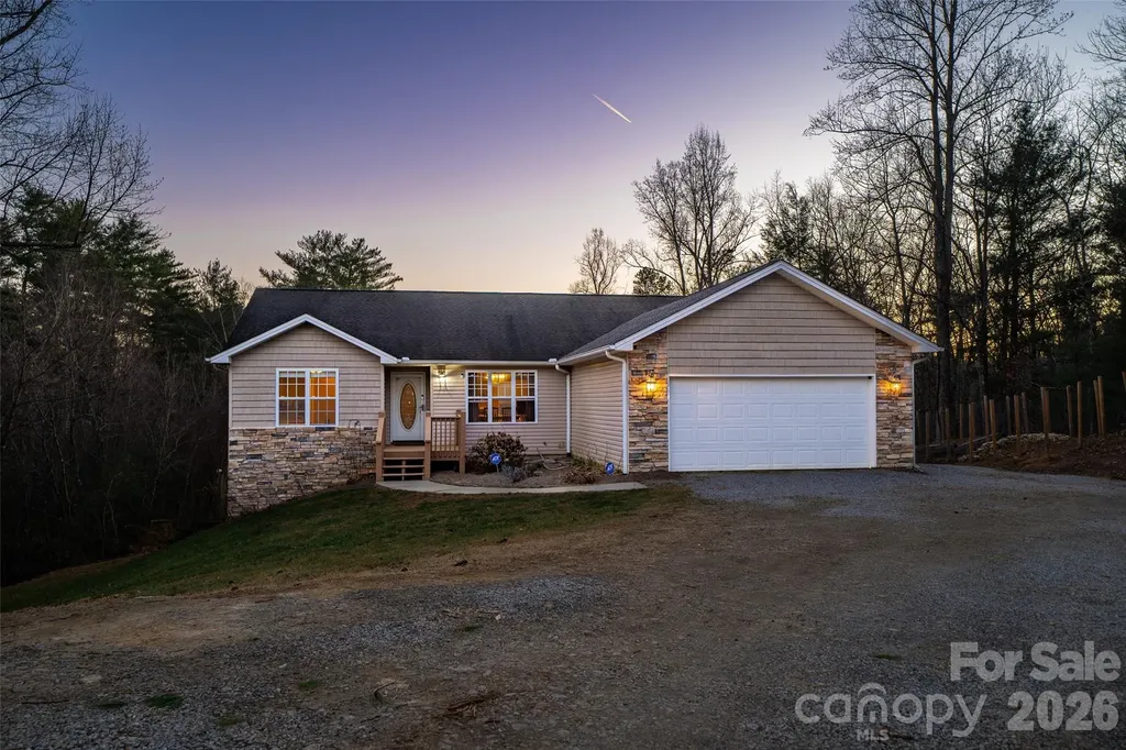 151 Willard Lane Hendersonville NC 28792