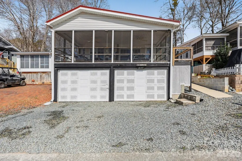 122 Maple Street New London NC 28127