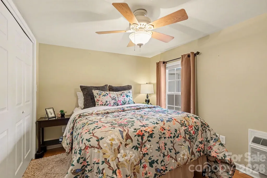 122 Maple Street New London NC 28127
