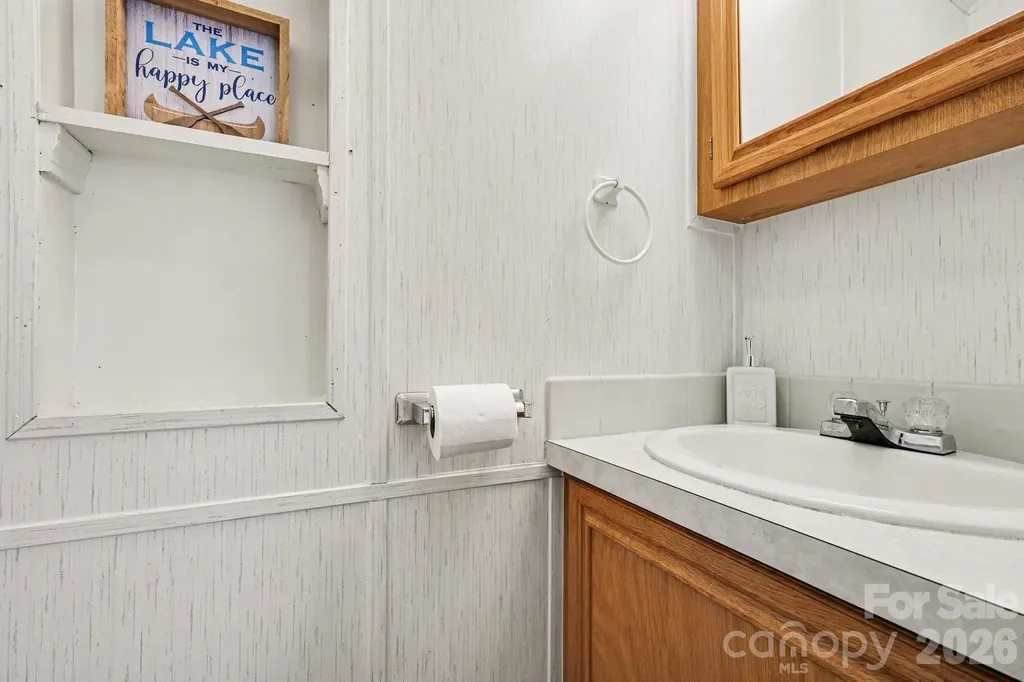 122 Maple Street New London NC 28127