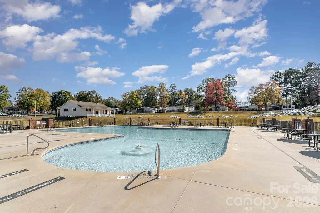 122 Maple Street New London NC 28127