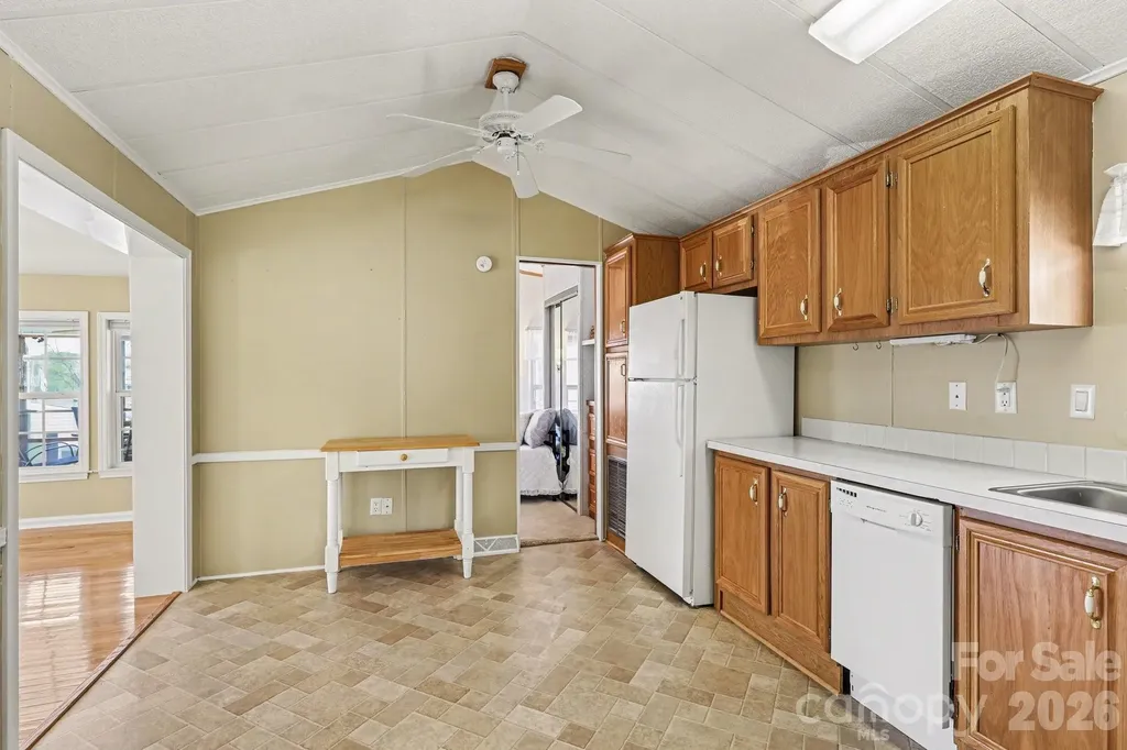 122 Maple Street New London NC 28127