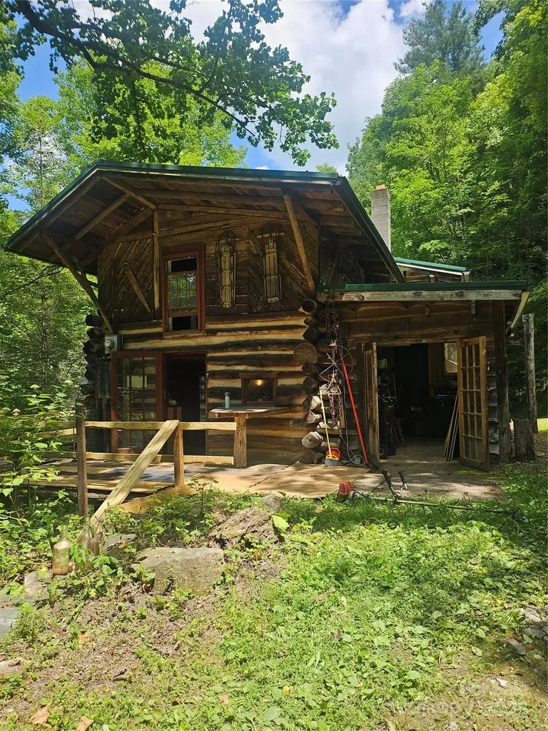 1710 Roaring Fork Road Mars Hill NC 28754