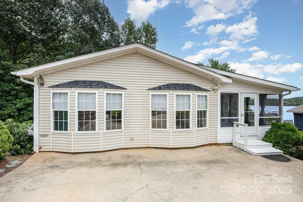 115 Trails End Lane New London NC 28127