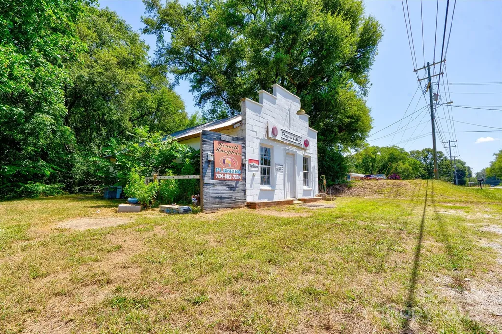 231 E College Avenue Boiling Springs NC 28152