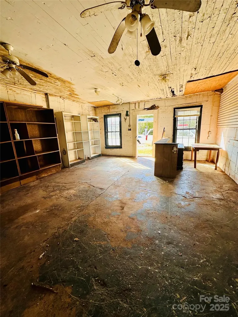 231 E College Avenue Boiling Springs NC 28152