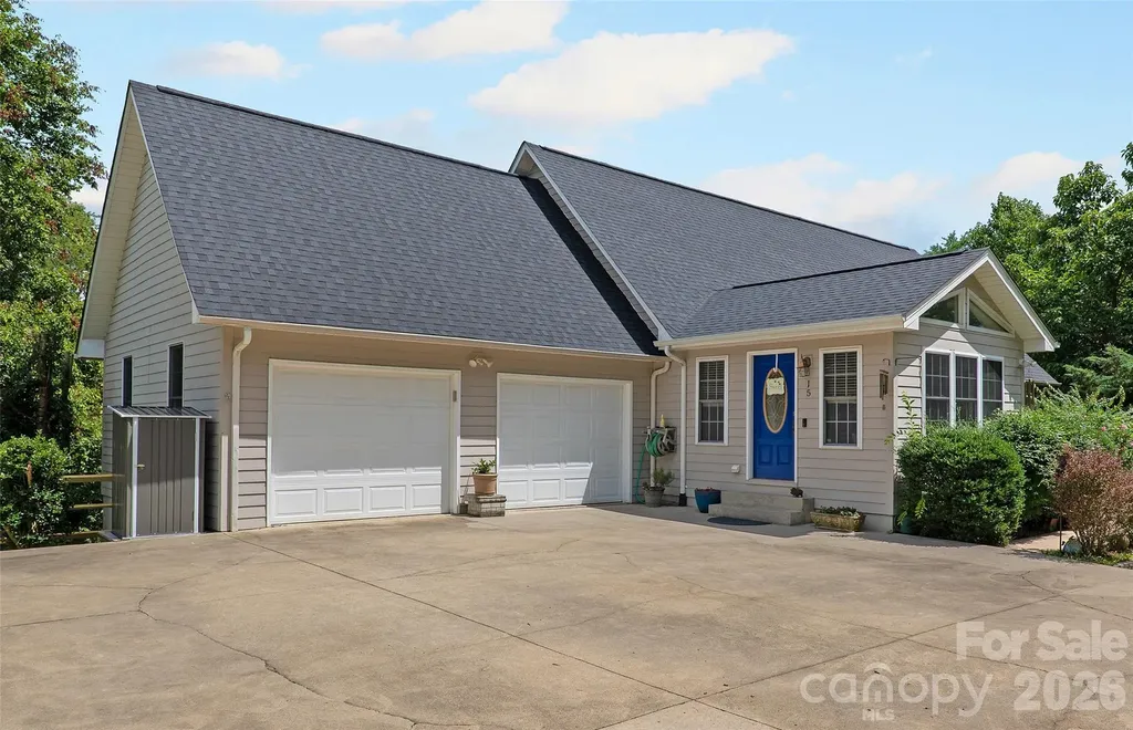 15 Willow Knolls Drive Weaverville NC 28787