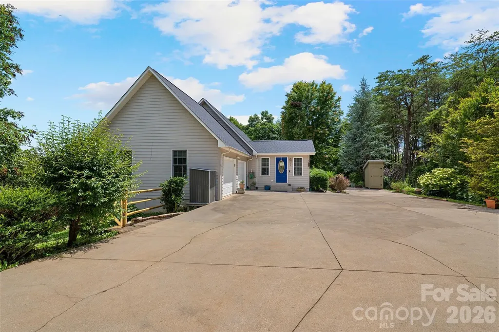 15 Willow Knolls Drive Weaverville NC 28787