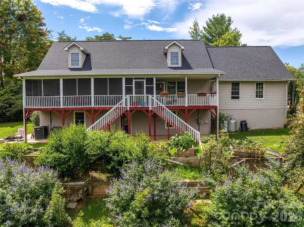 15 Willow Knolls Drive Weaverville NC 28787