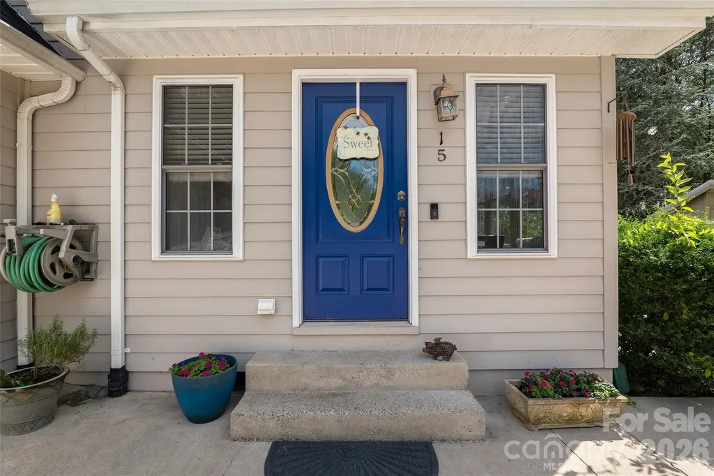 15 Willow Knolls Drive Weaverville NC 28787