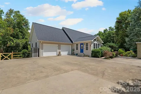 15 Willow Knolls Drive Weaverville NC 28787
