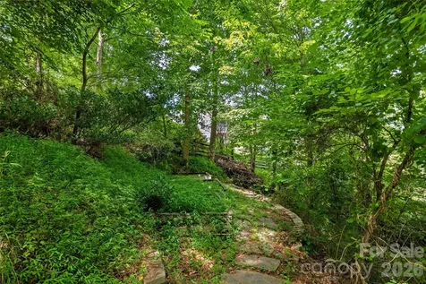 15 Willow Knolls Drive Weaverville NC 28787