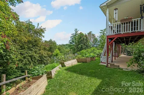 15 Willow Knolls Drive Weaverville NC 28787