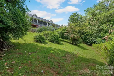 15 Willow Knolls Drive Weaverville NC 28787