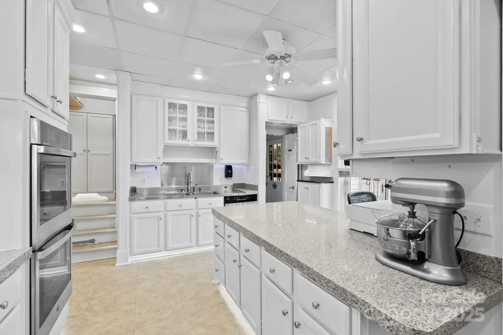 46 Cumberland Circle Asheville NC 28801