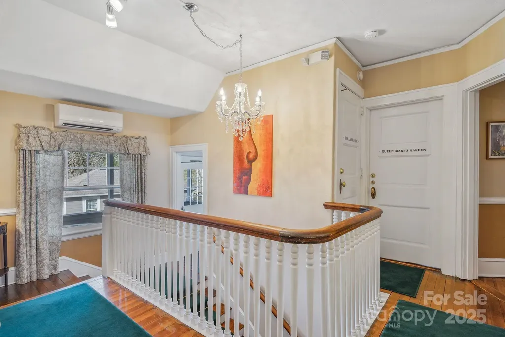 46 Cumberland Circle Asheville NC 28801