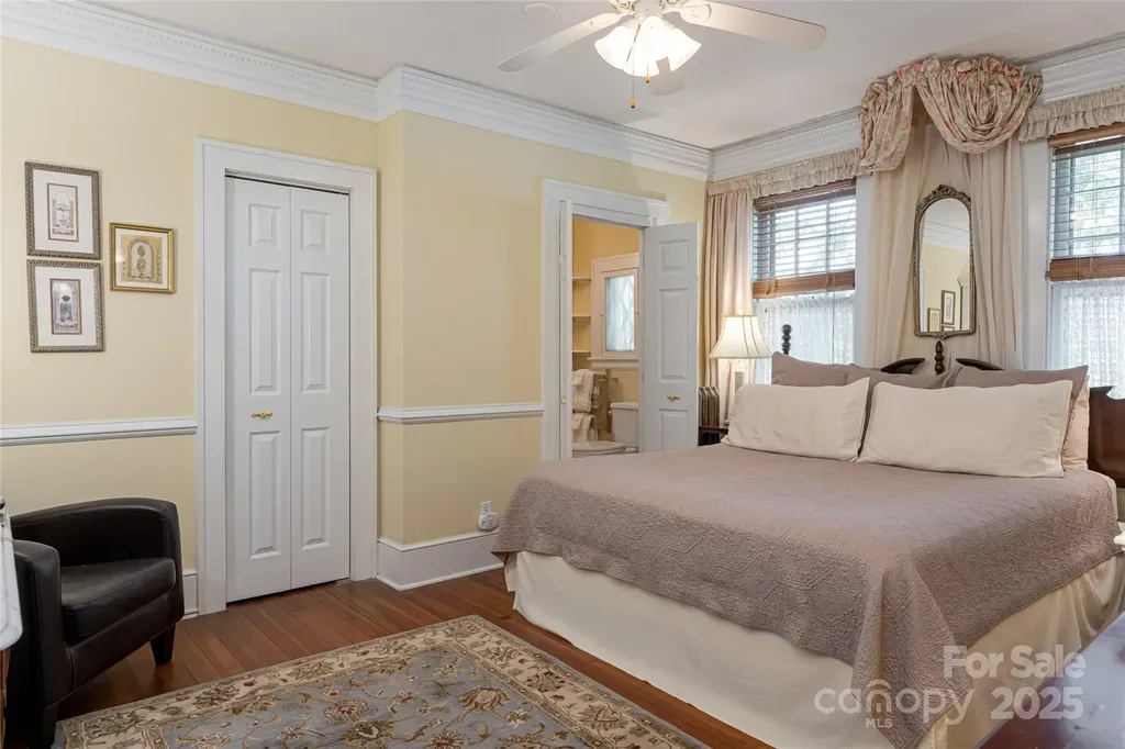 46 Cumberland Circle Asheville NC 28801