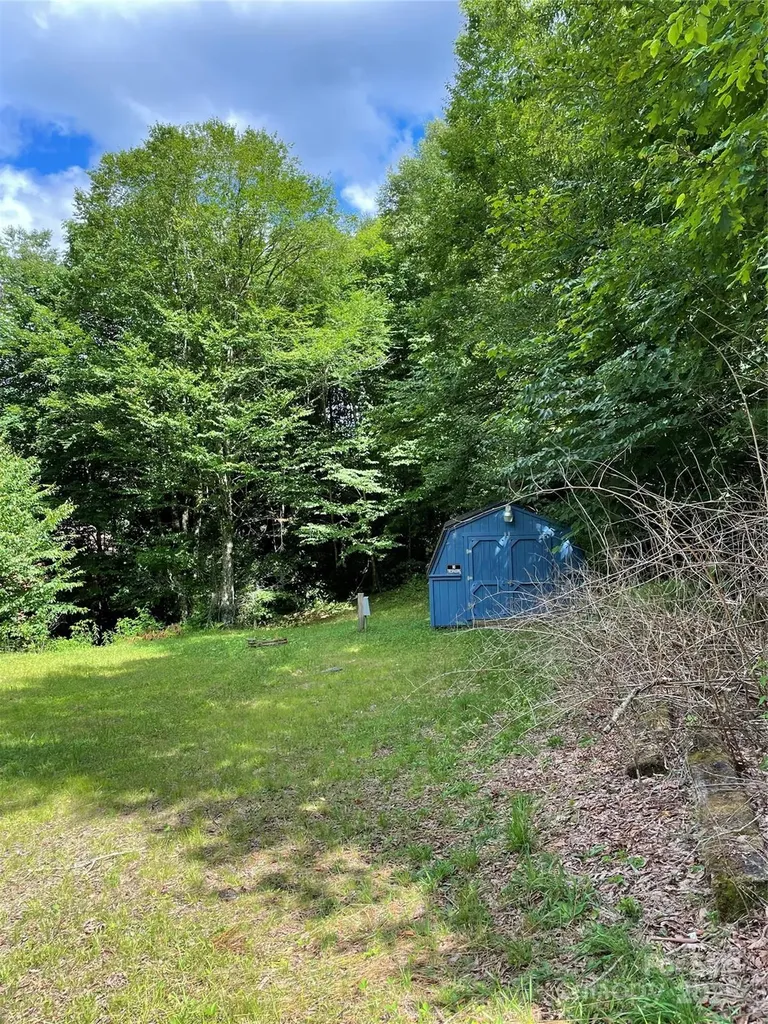 686 Mashstomp Road Maggie Valley NC 28751