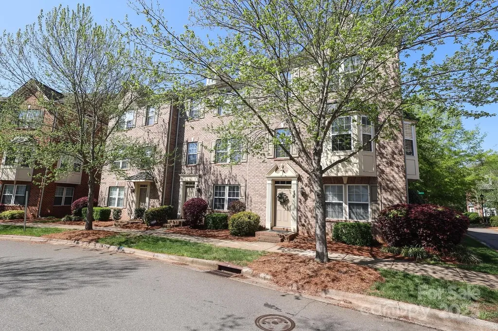 729 Naramore Street Davidson NC 28036