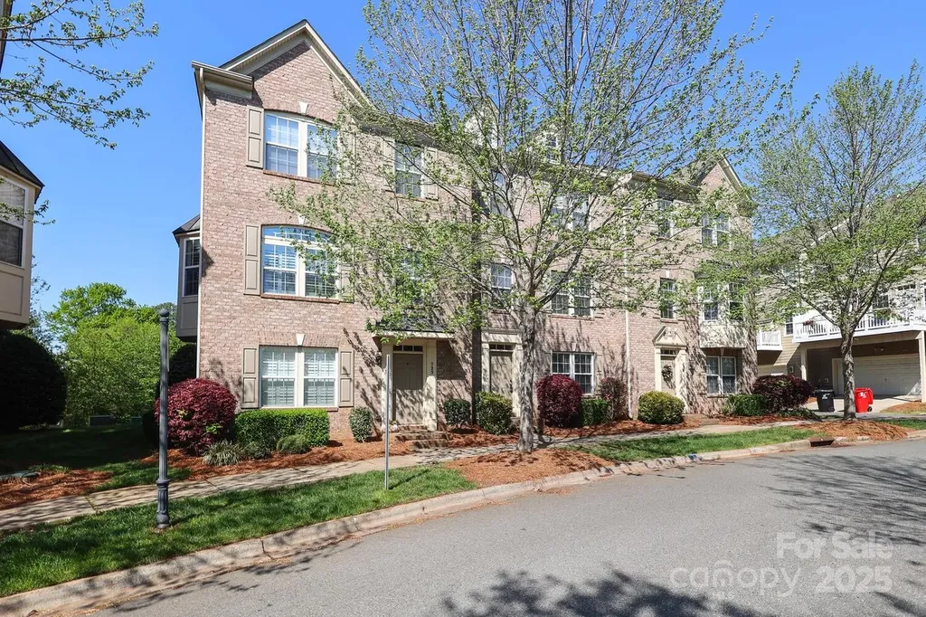 729 Naramore Street Davidson NC 28036
