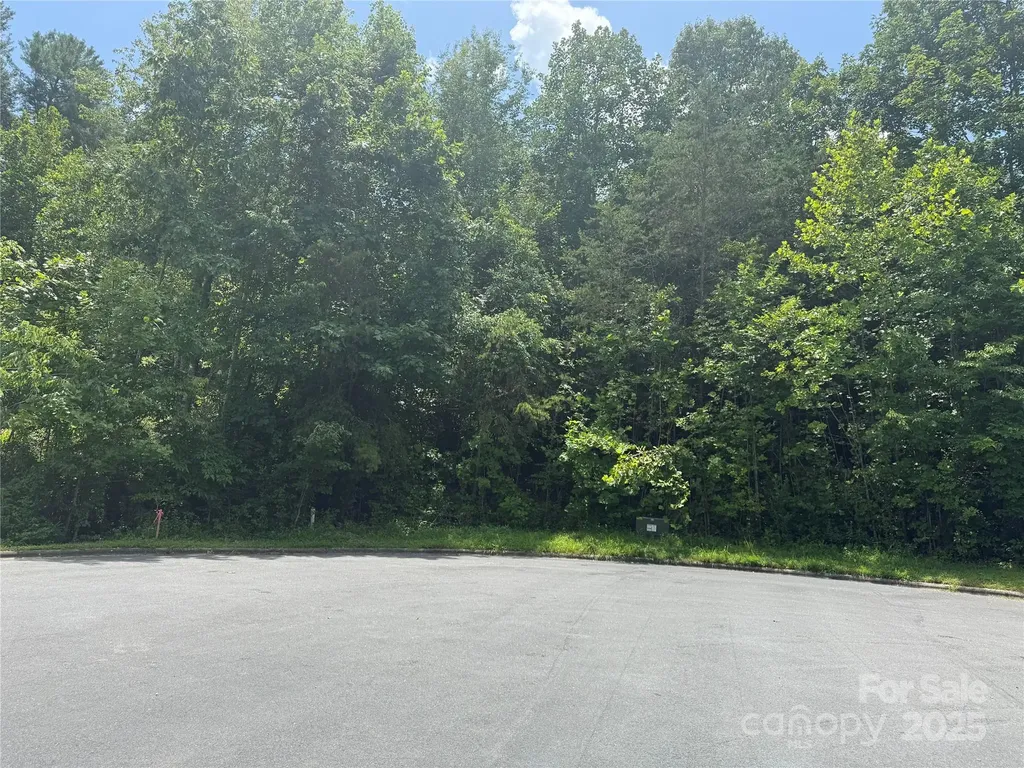 1047 Williamsburg Drive Lenoir NC 28645