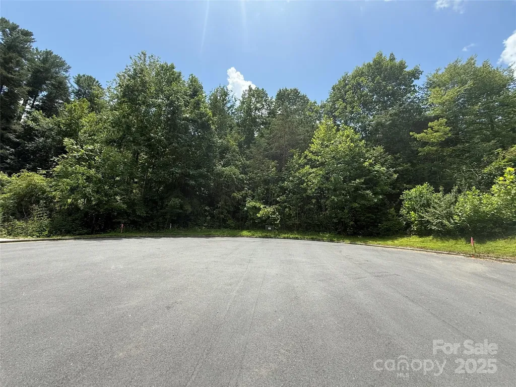 1047 Williamsburg Drive Lenoir NC 28645