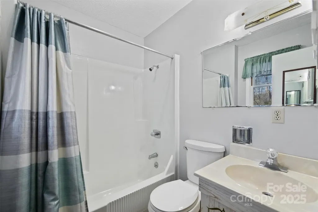 679 Locust Drive Maggie Valley NC 28751