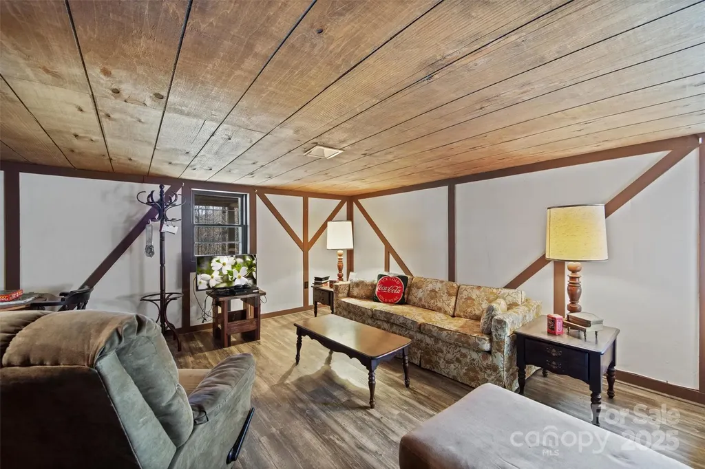 679 Locust Drive Maggie Valley NC 28751