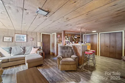 679 Locust Drive Maggie Valley NC 28751