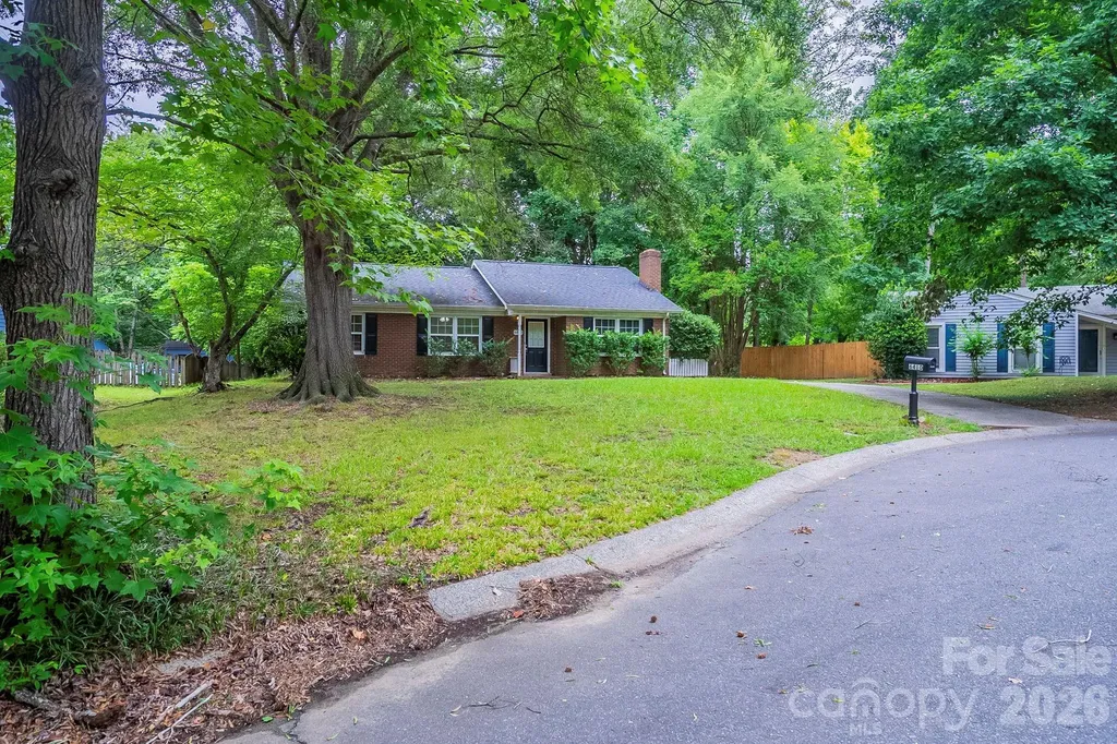 6410 Pineburr Court Charlotte NC 28211