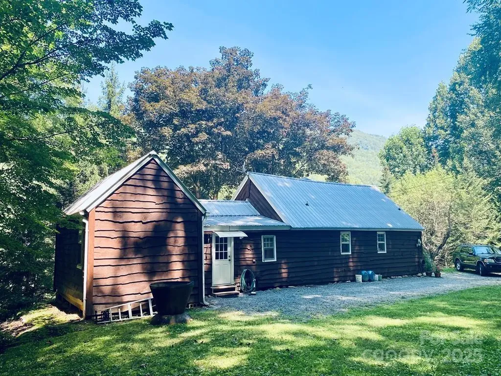 100 Crosspatch Drive Bryson City NC 28713