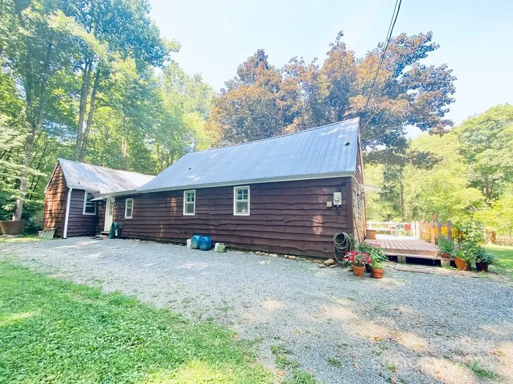 100 Crosspatch Drive Bryson City NC 28713