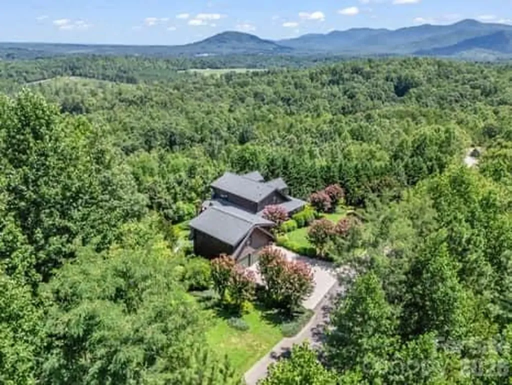 202 Panorama Drive Nebo NC 28761