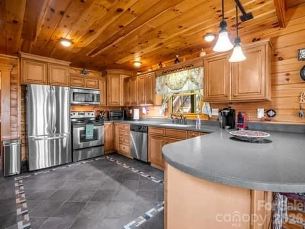202 Panorama Drive Nebo NC 28761