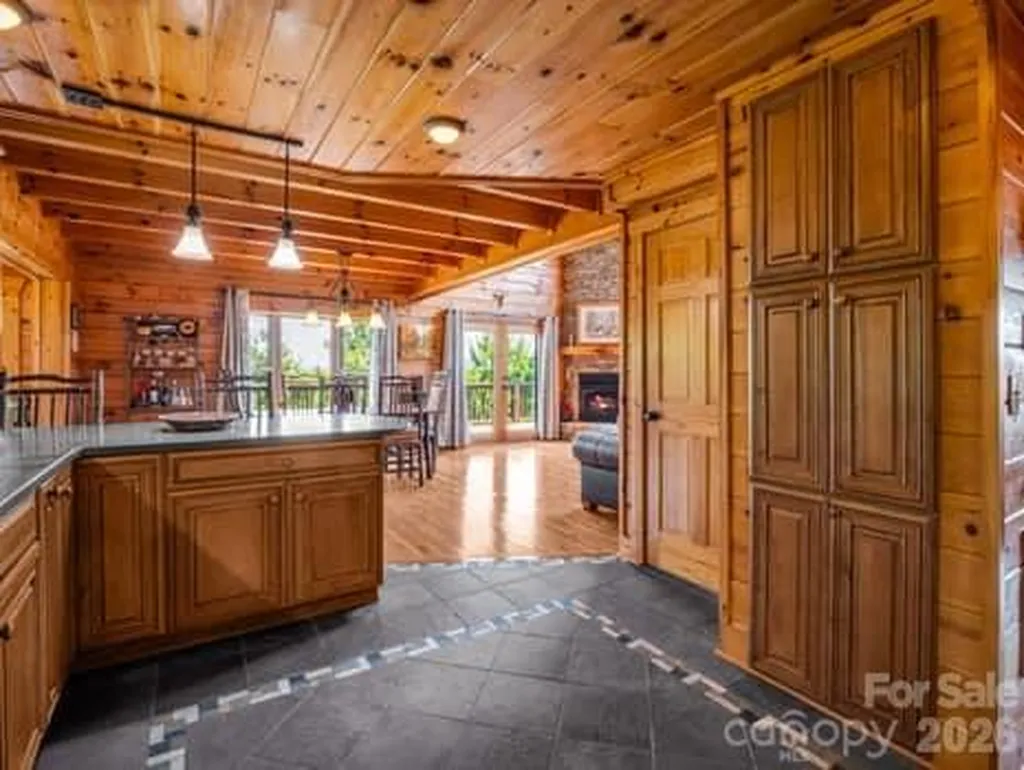 202 Panorama Drive Nebo NC 28761